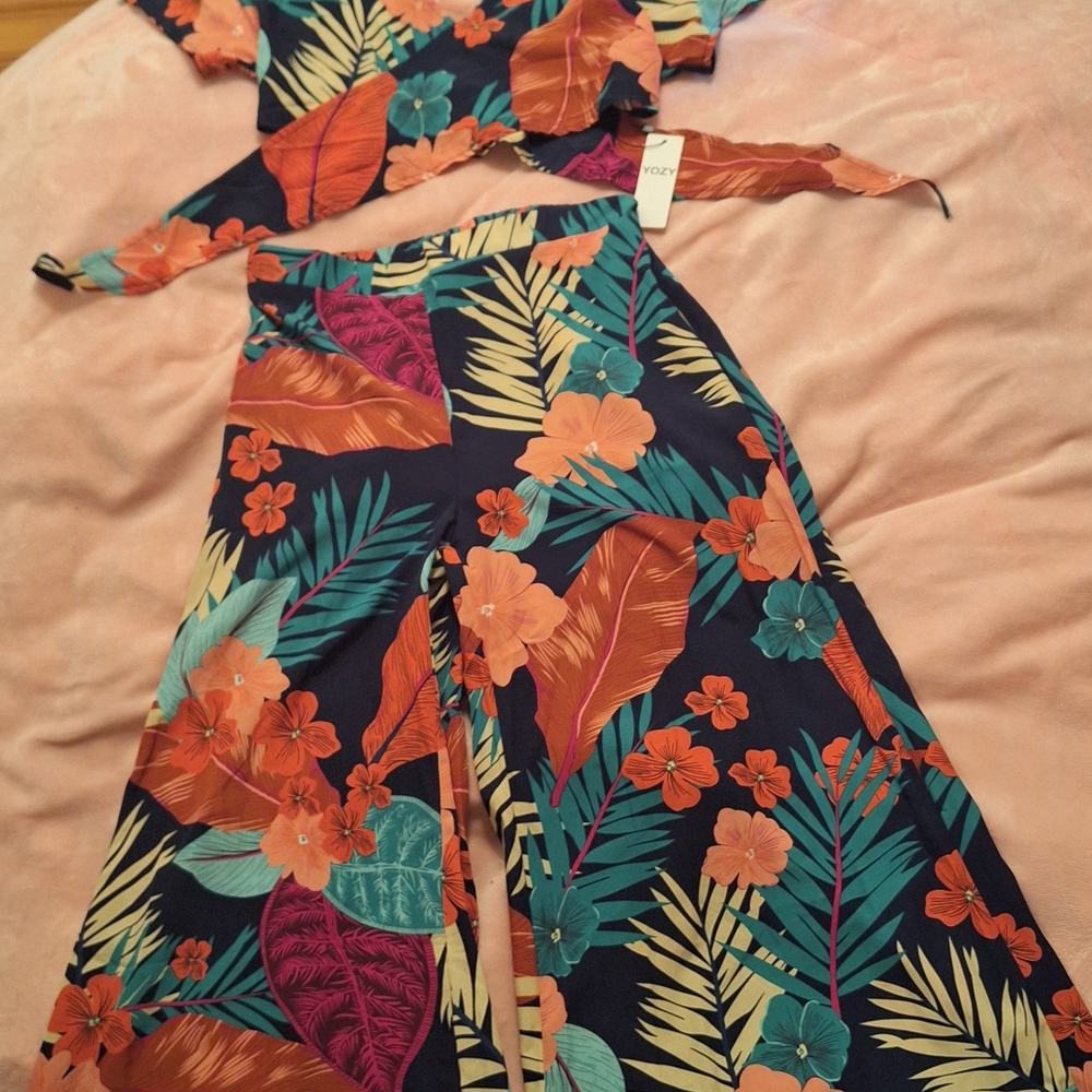 Floral Two-Piece Set with Wide-Leg Pants